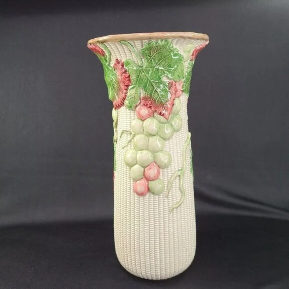 Fitz and Floyd Vase Bordeaux Grapes and Ivy Embossed Ribbed‎ 1988 Japan Vtg READ